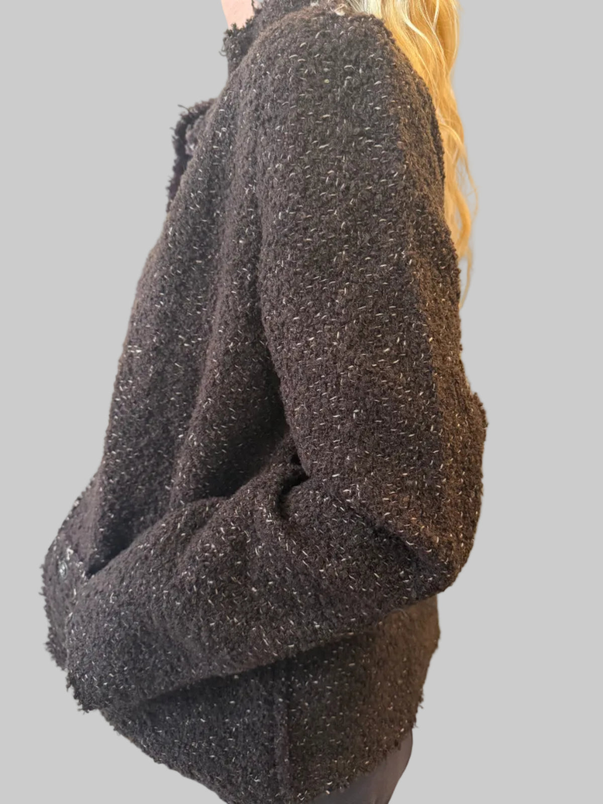TRANSIT SALT-AND-PEPPER EFFECT BOUCLÉ WOOL KNIT JACKET WITH RAW EDGES