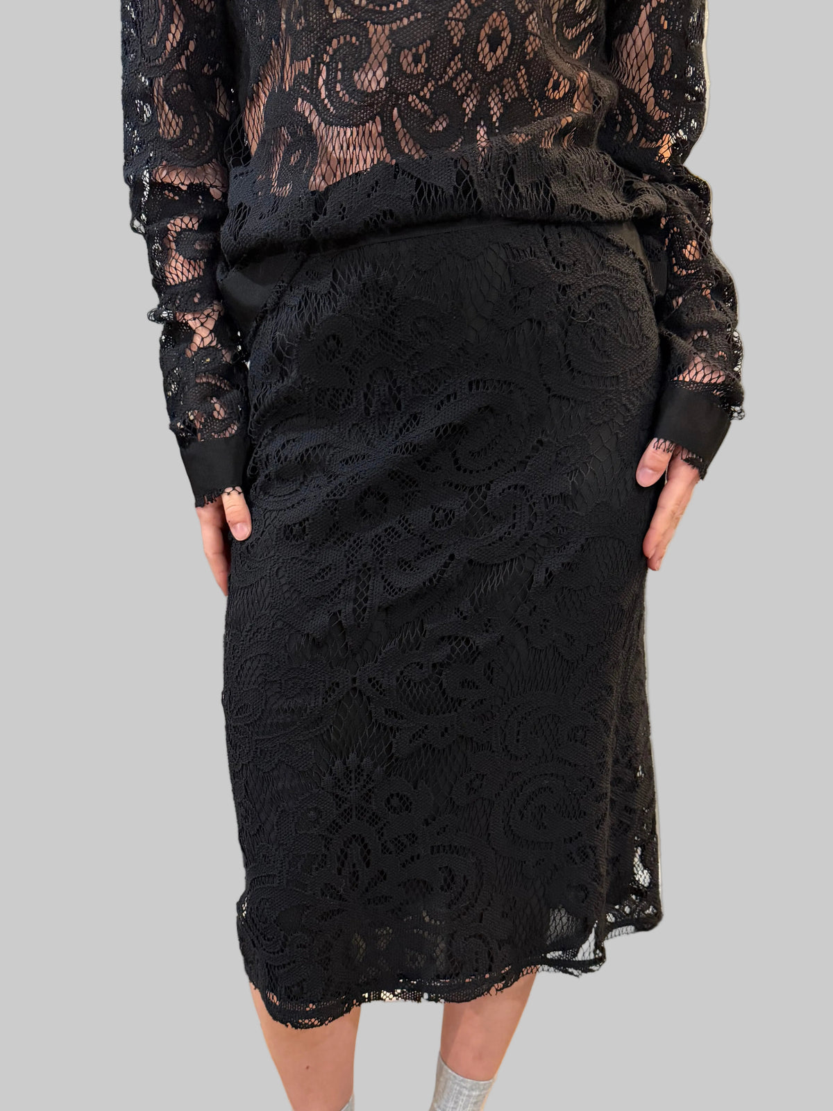 NUDE LACE SKIRT