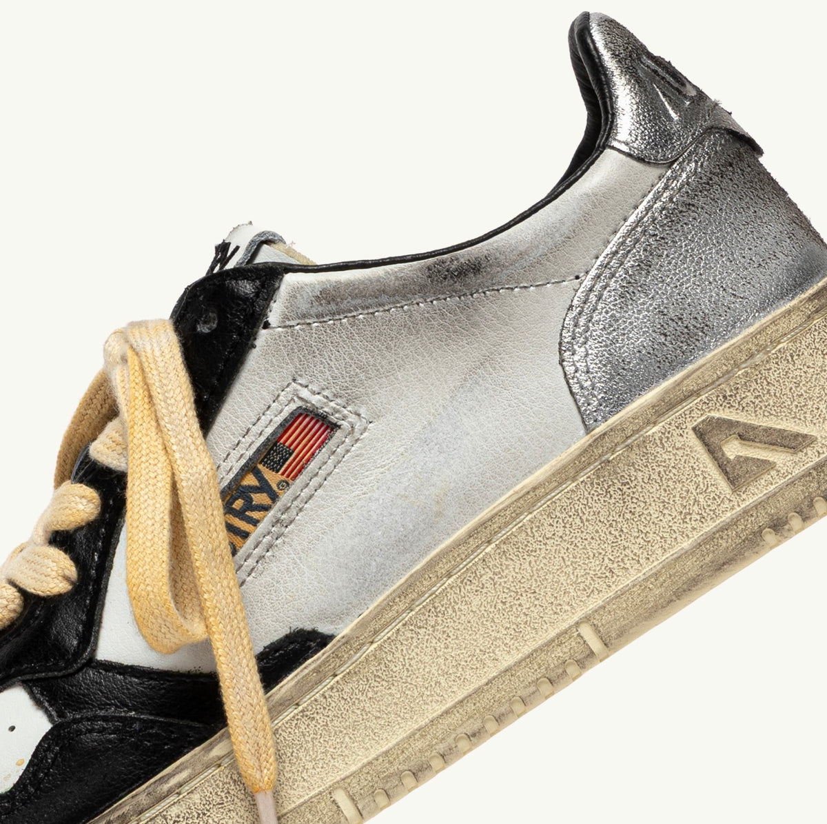 AUTRY SUP VINT LOW WOM SV11 LEATHER/LEATHER WHITE/BLACK/SILVER