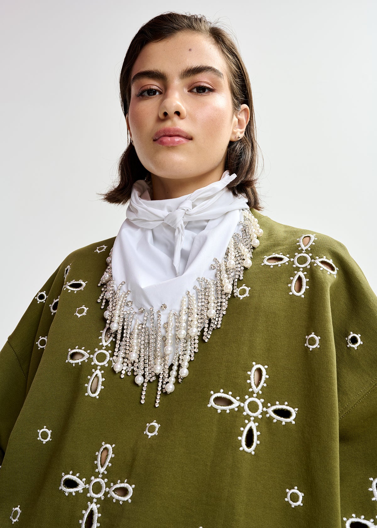JIX EMBROIDERED SWEATSHIRT