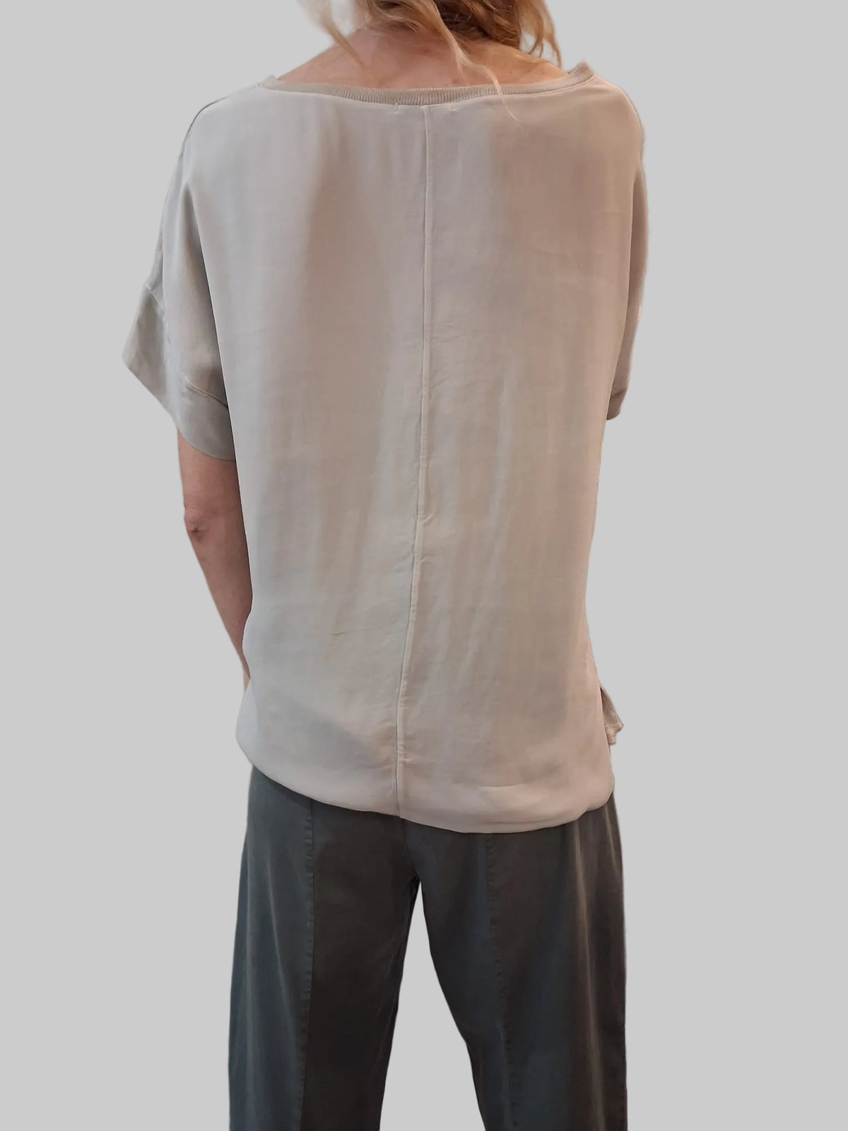 Transit Half-sleeve over shirt in linen jersey in front with viscose georgette on back and sleeves