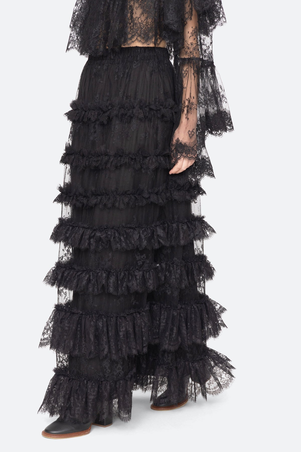 HOLDEN LACE SKIRT (D2)