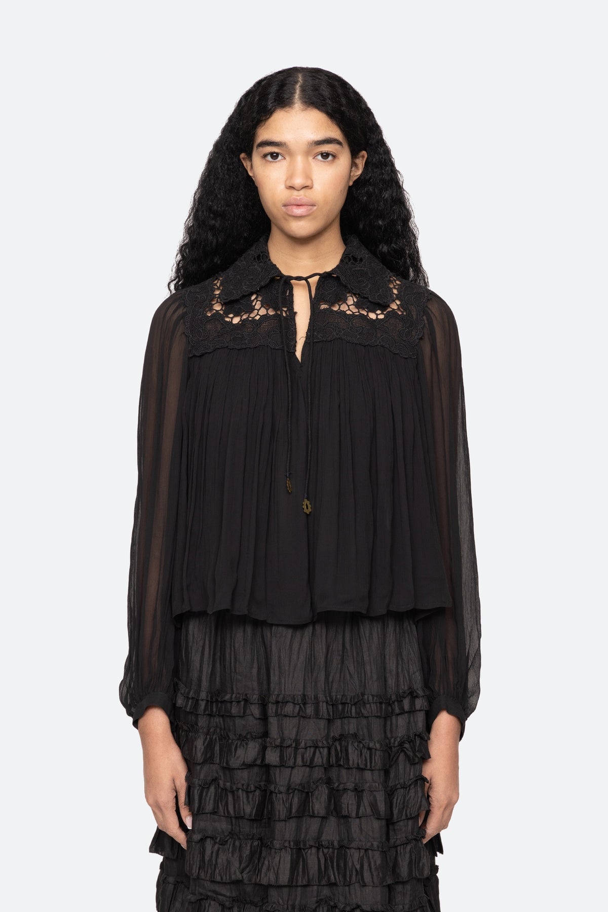DAPHNE LACE L/SLV TOP (D1)