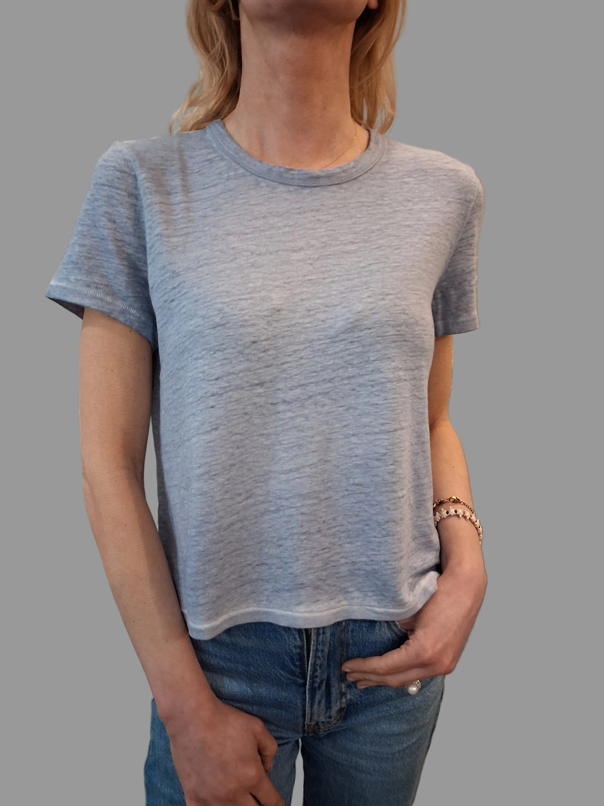 Universel Crewneck Tee