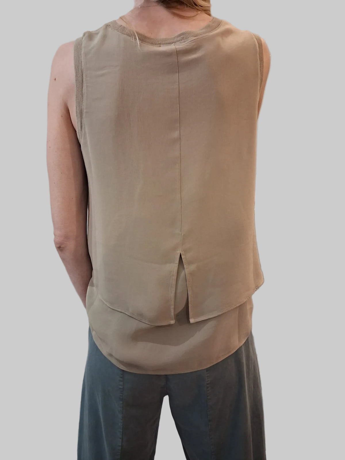 Transit Wide-shouldered comfort fit tank top in linen jersey at front and viscose georgette on the back