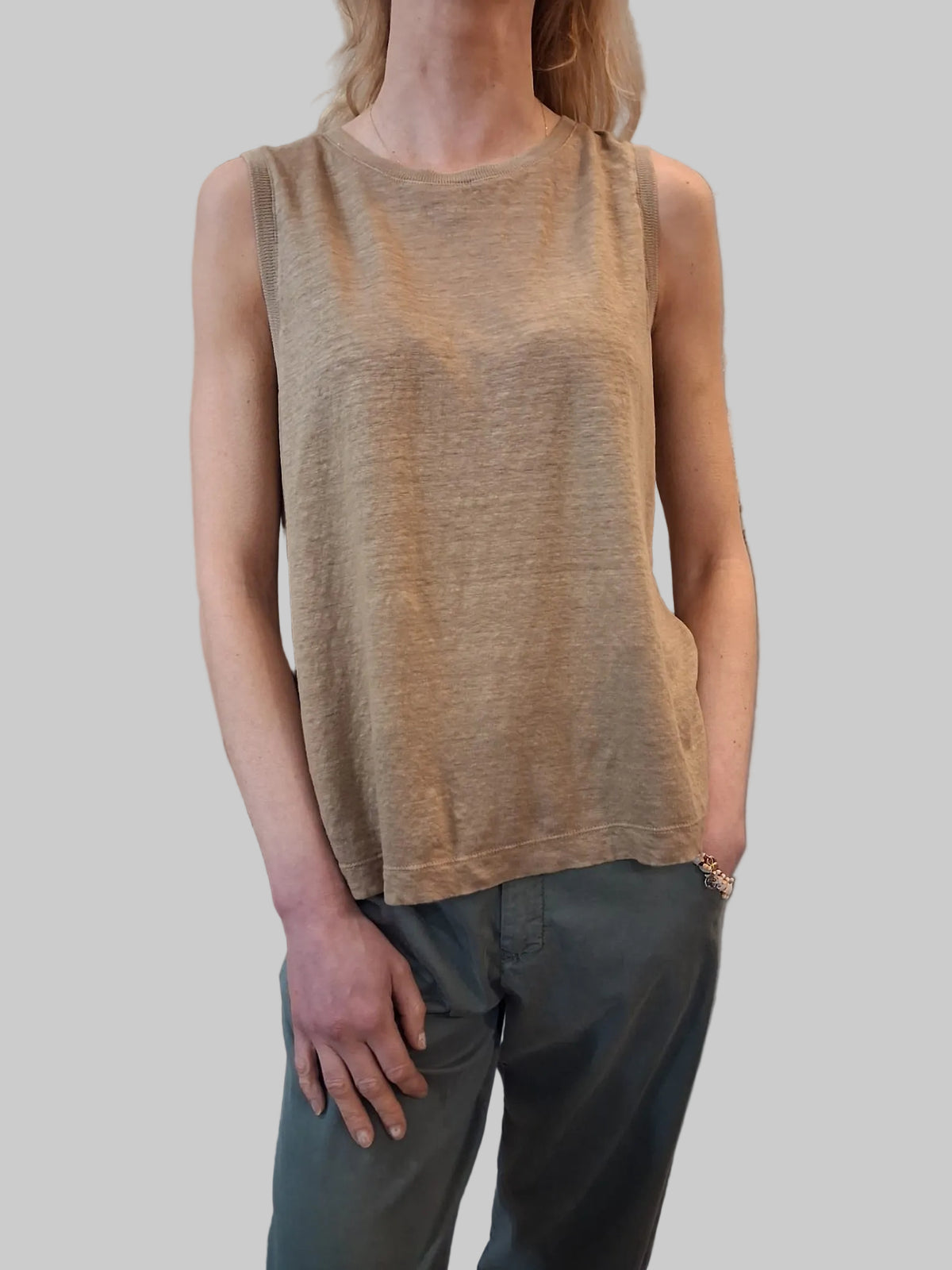 Transit Wide-shouldered comfort fit tank top in linen jersey at front and viscose georgette on the back