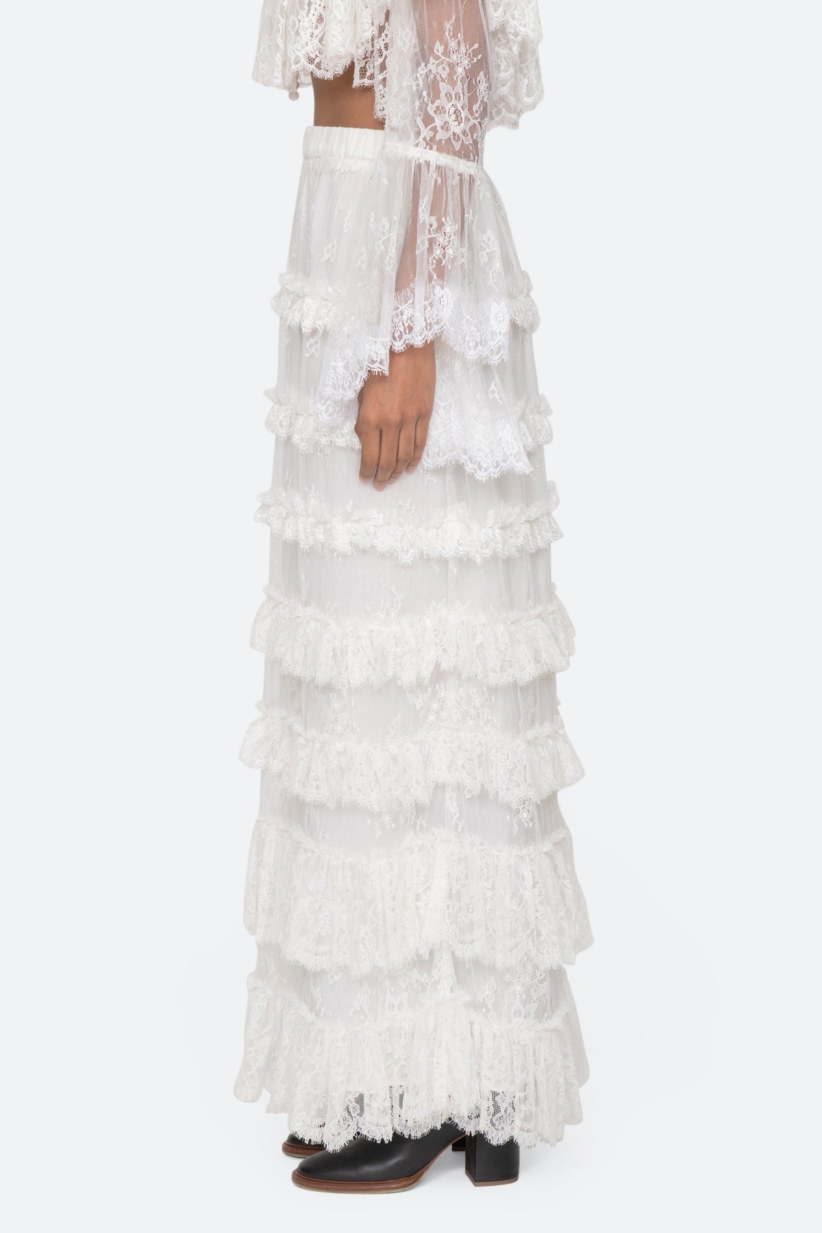 HOLDEN LACE SKIRT (D2)