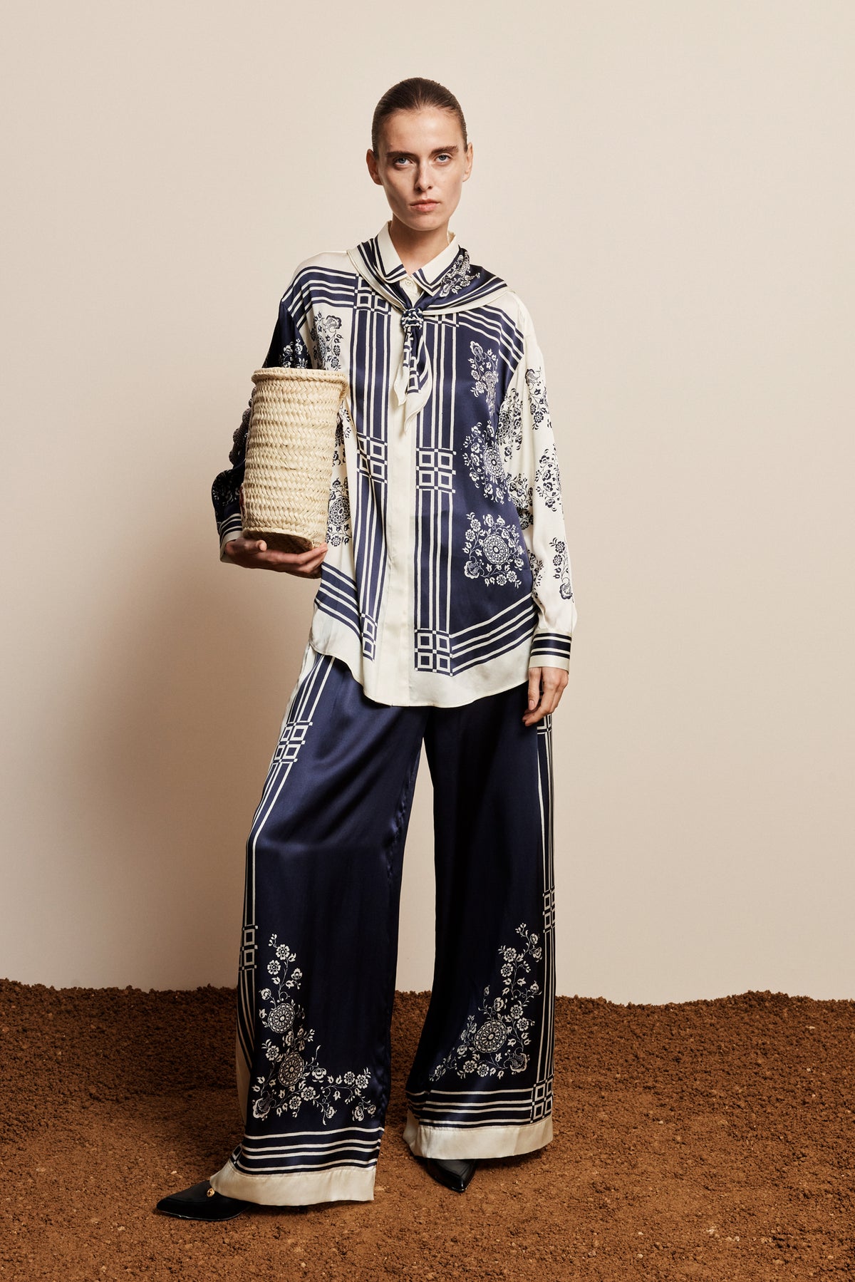 BANDERRA SCARF SILK SHIRT