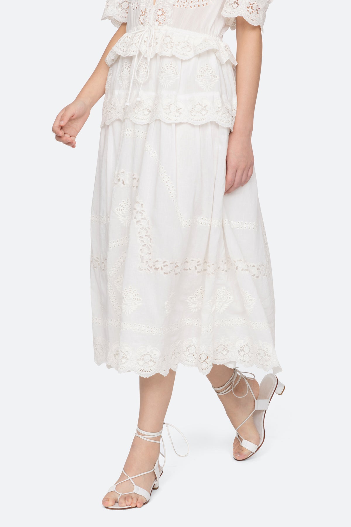 SOFIA EMBROIDERY PUFF SLV DRESS (D1)