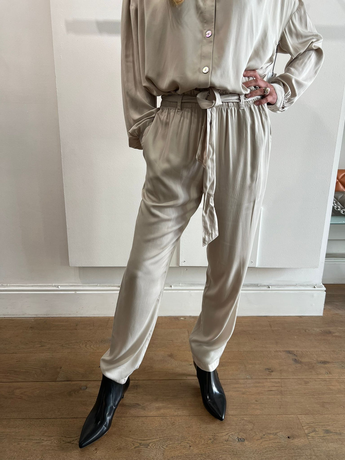 Pantalon ceinturé Bella Dahl