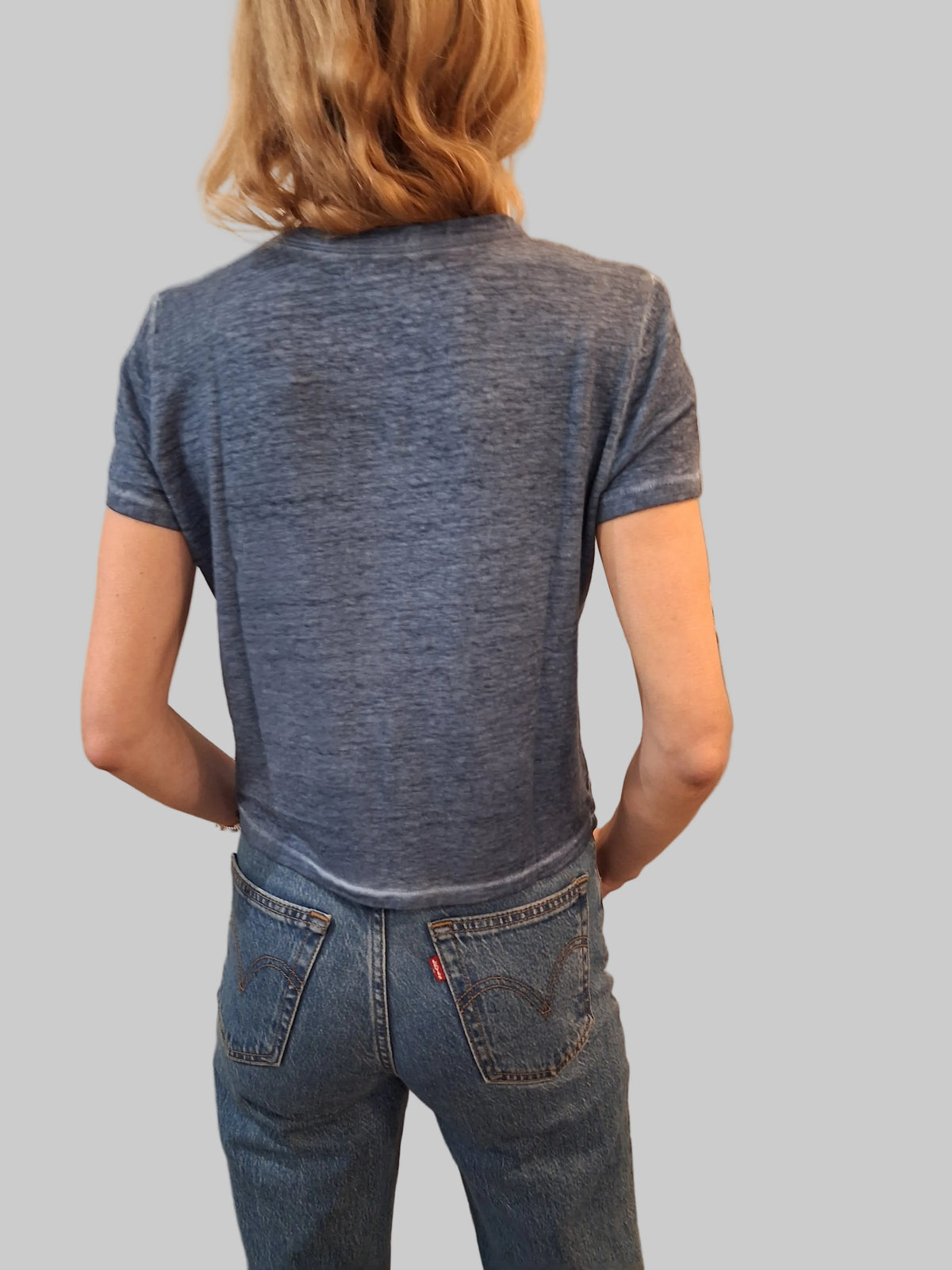 Universel Crewneck Tee