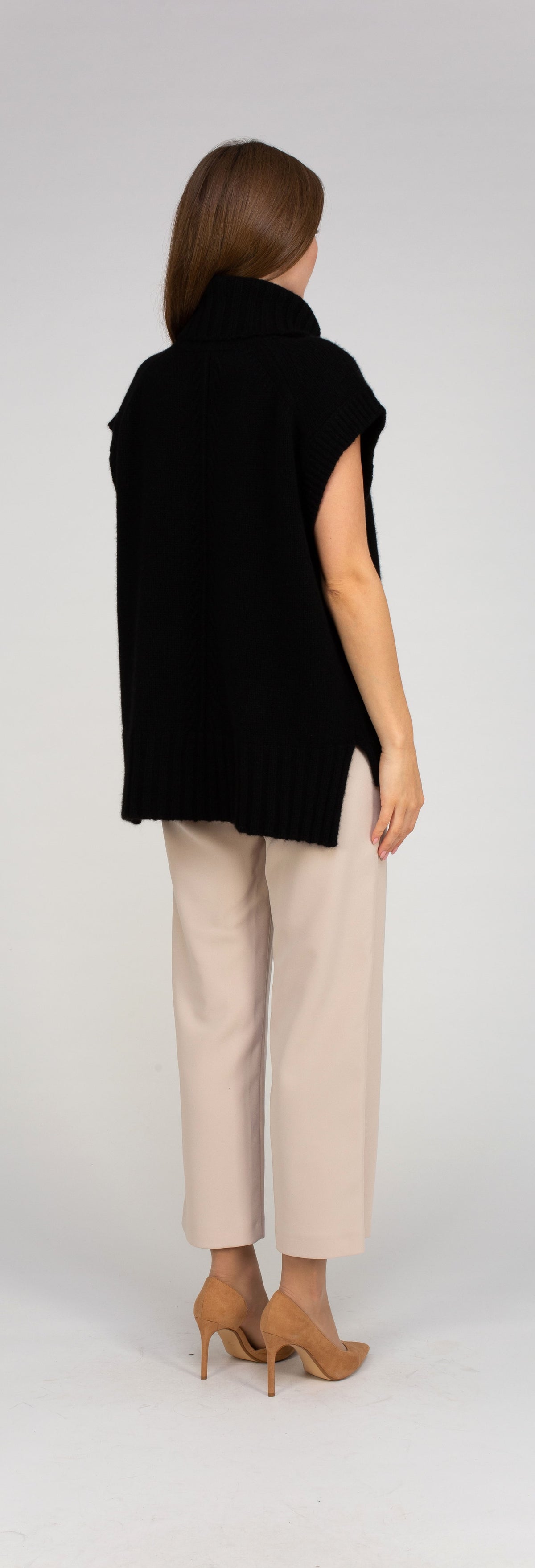 Van Kukil Amoura Chunky Sleeveless