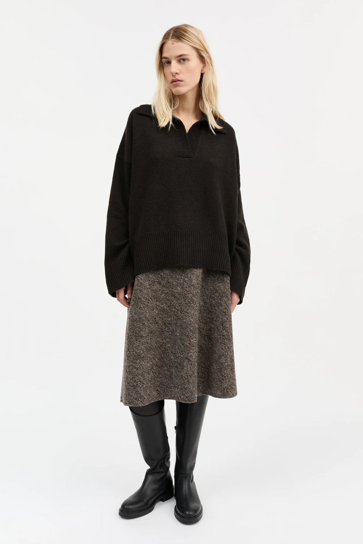 Skall Studio Dean v neck jumper