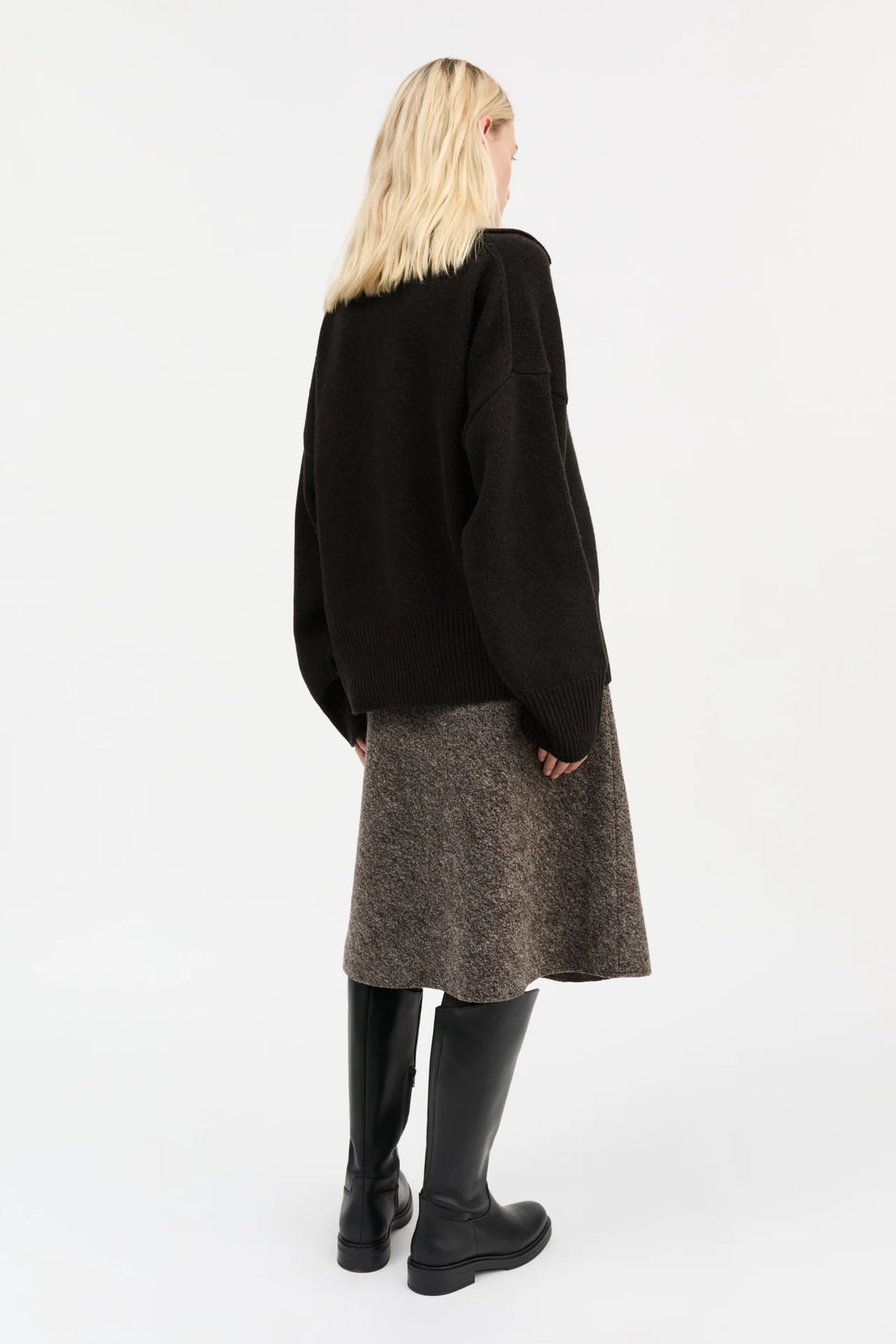 Skall Studio Dean v neck jumper