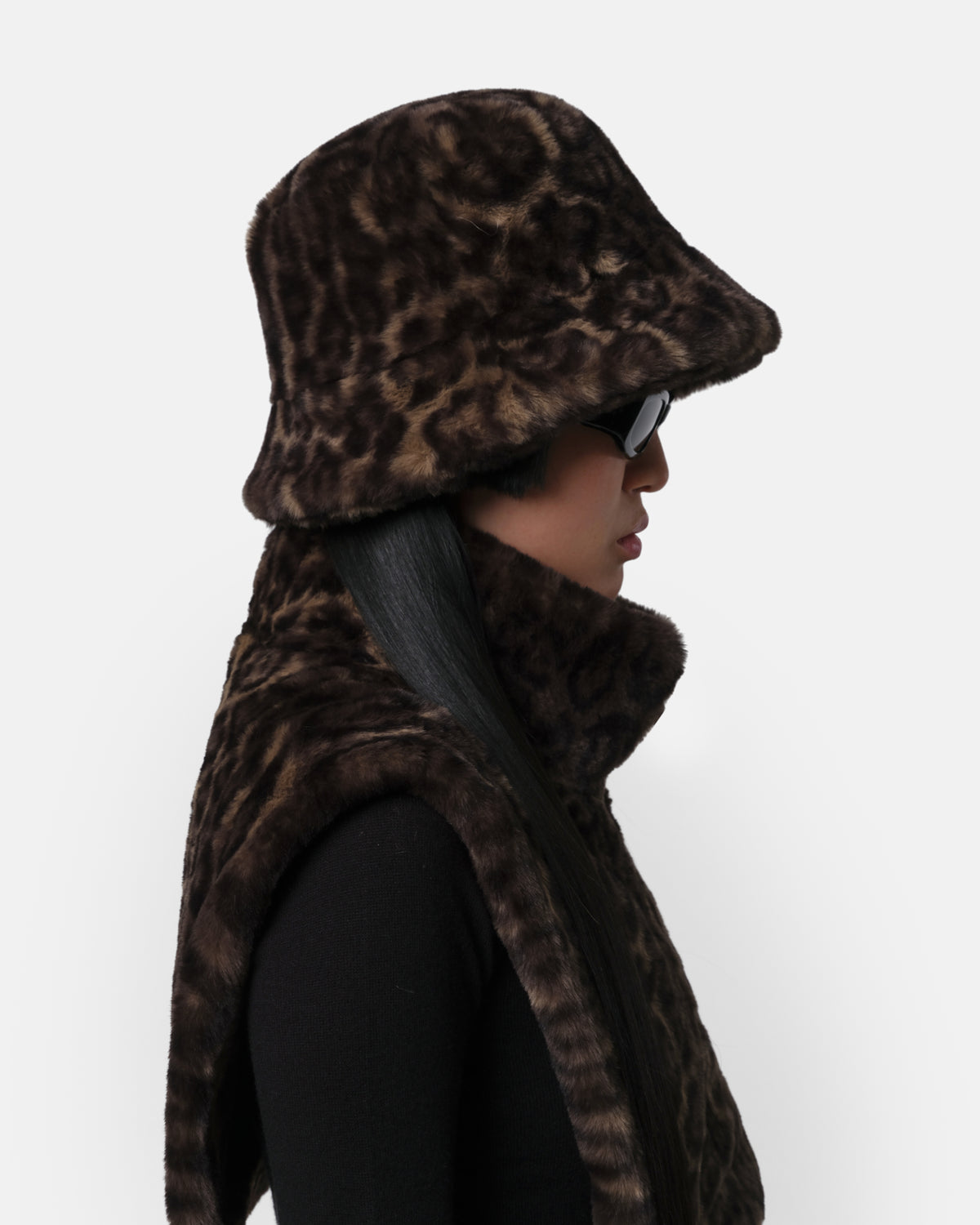 Apparis Dark Leopard Bucket Hat