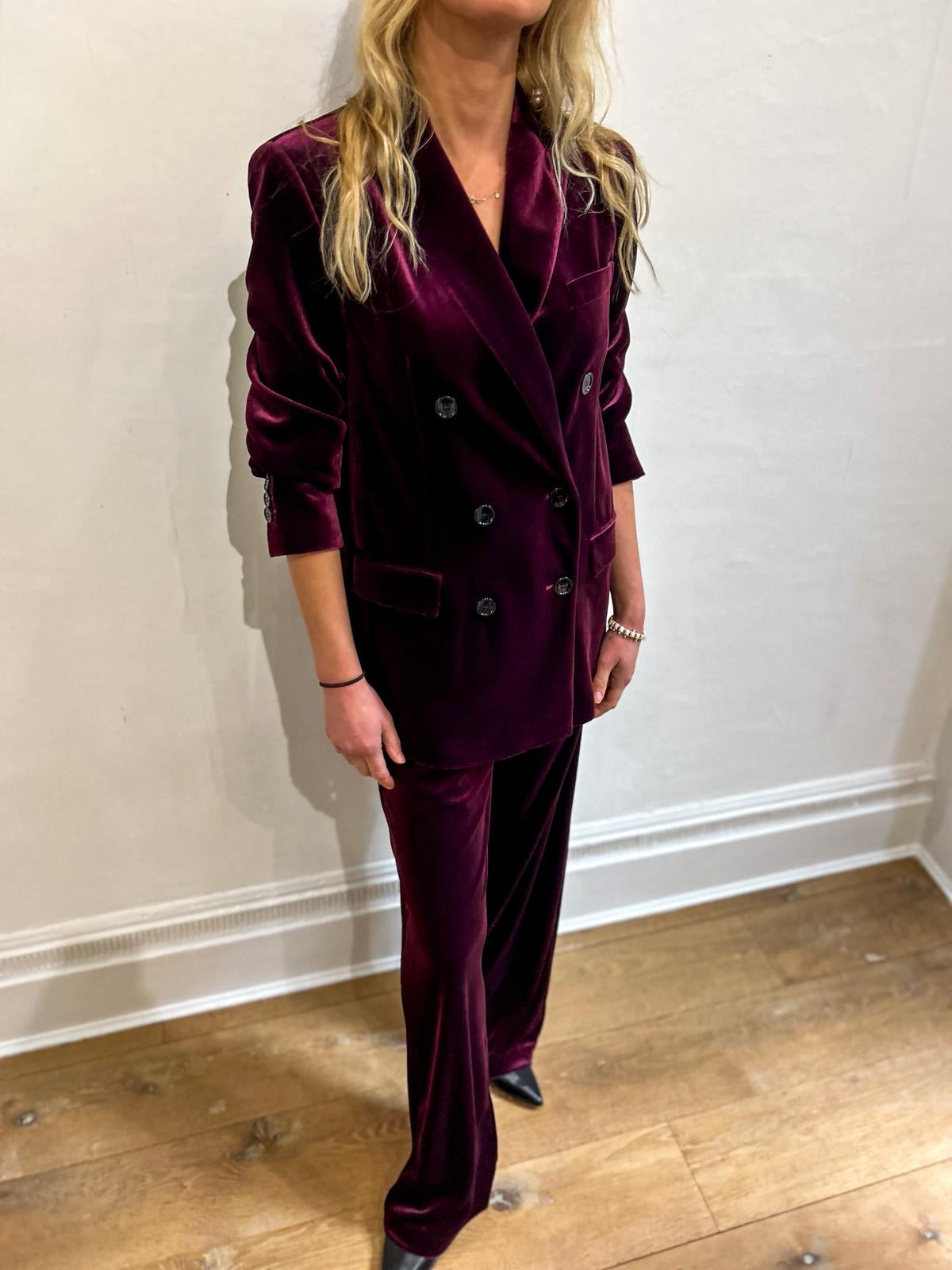 Square red velvet jacket