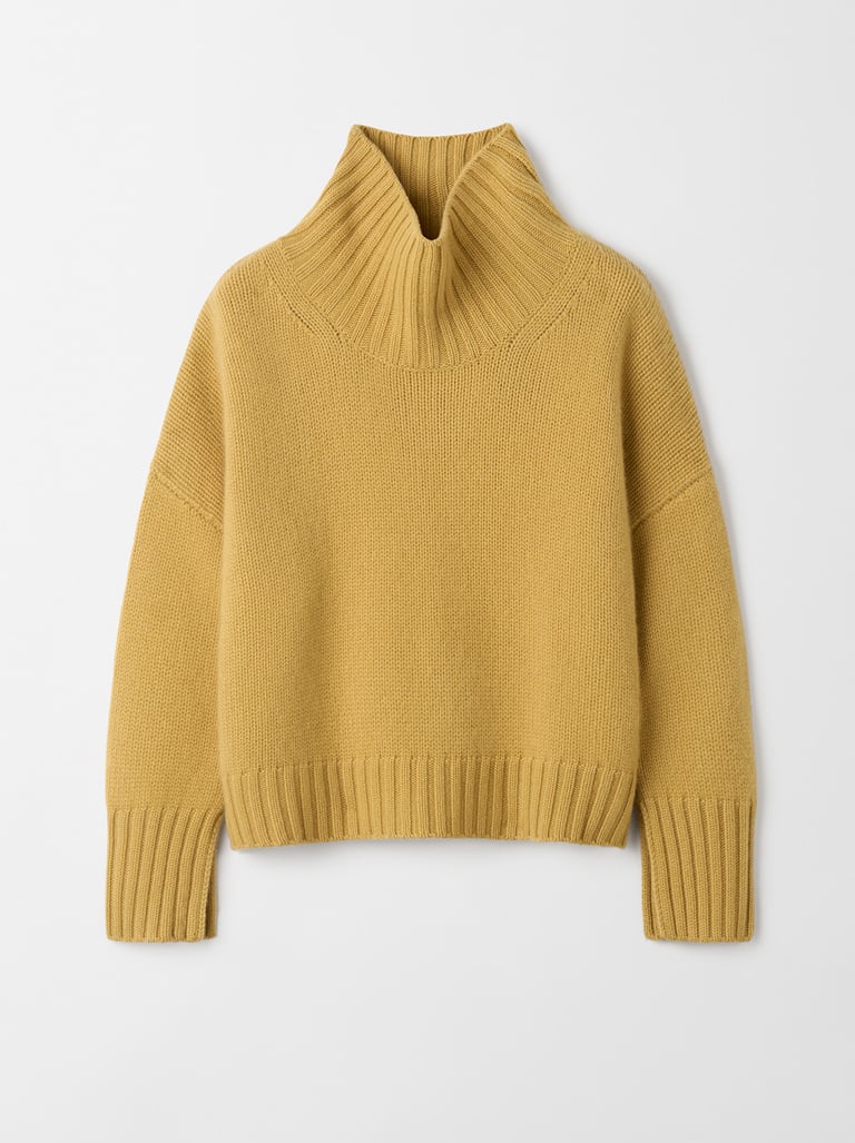 Soft Goat Girlfriend Turtleneck