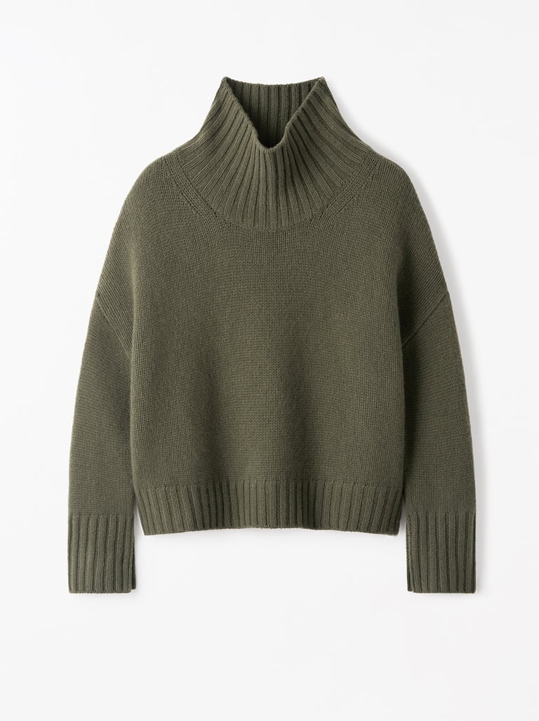 Soft Goat Girlfriend Turtleneck