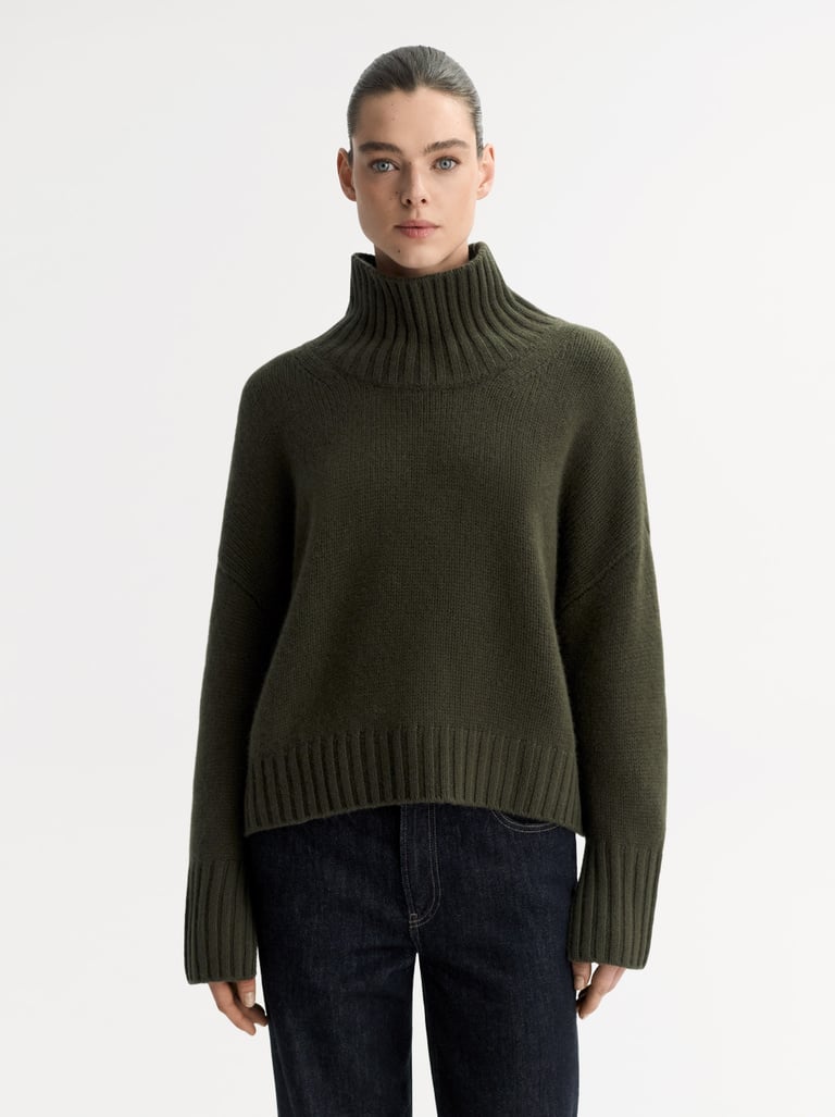 Soft Goat Girlfriend Turtleneck
