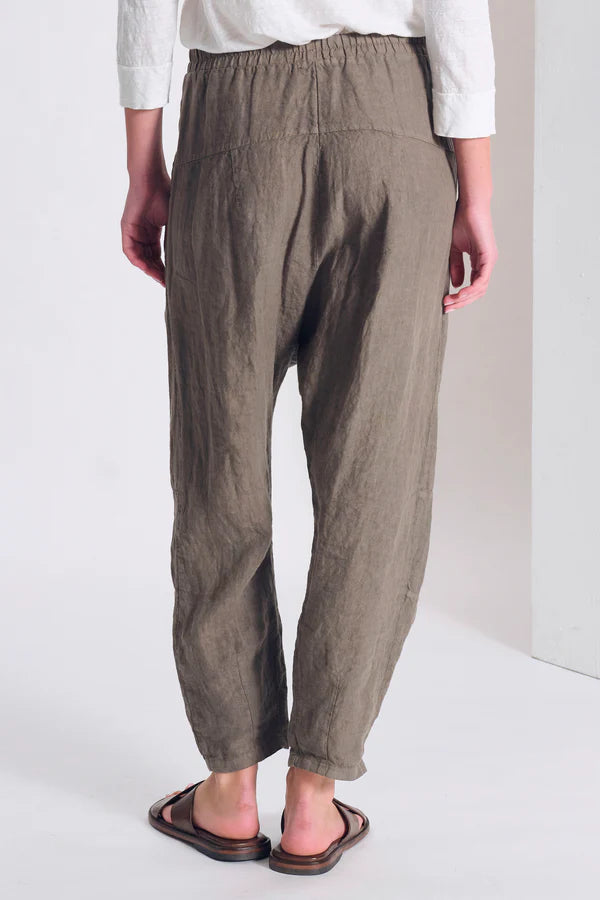 Transit Low-crotch linen trousers with wide pockets and elastic waistband