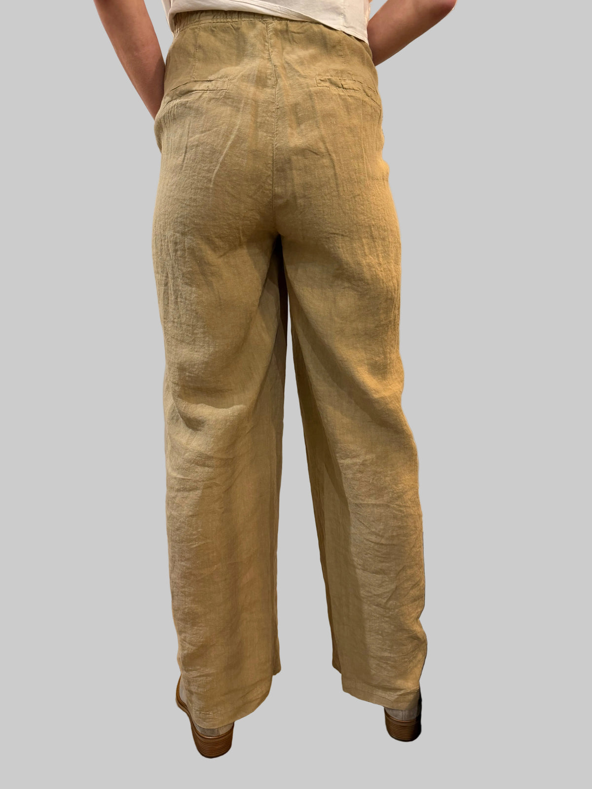 Transit  Comfort fit linen trousers with elastic waistband at the back and fake welt pockets