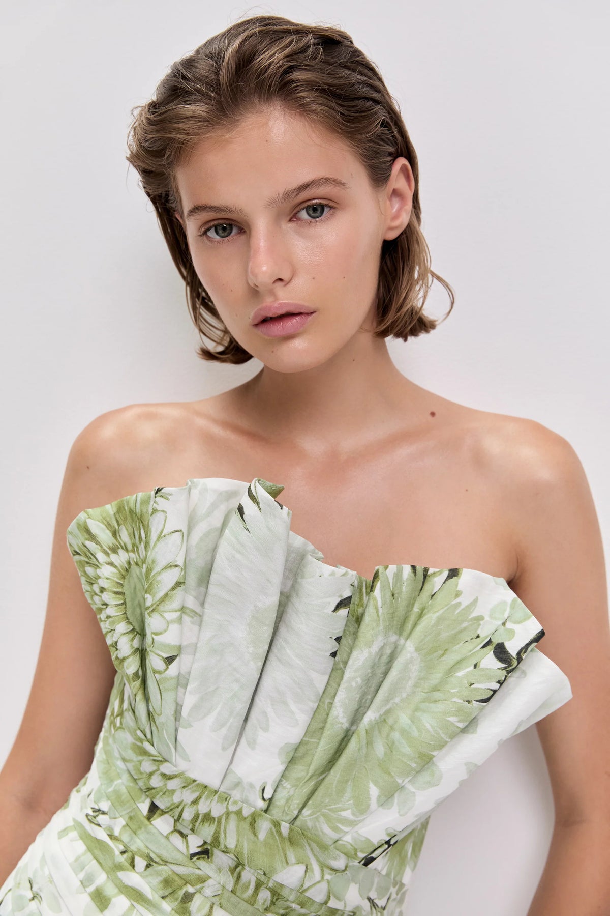 AJE REFLECTOR GOWN