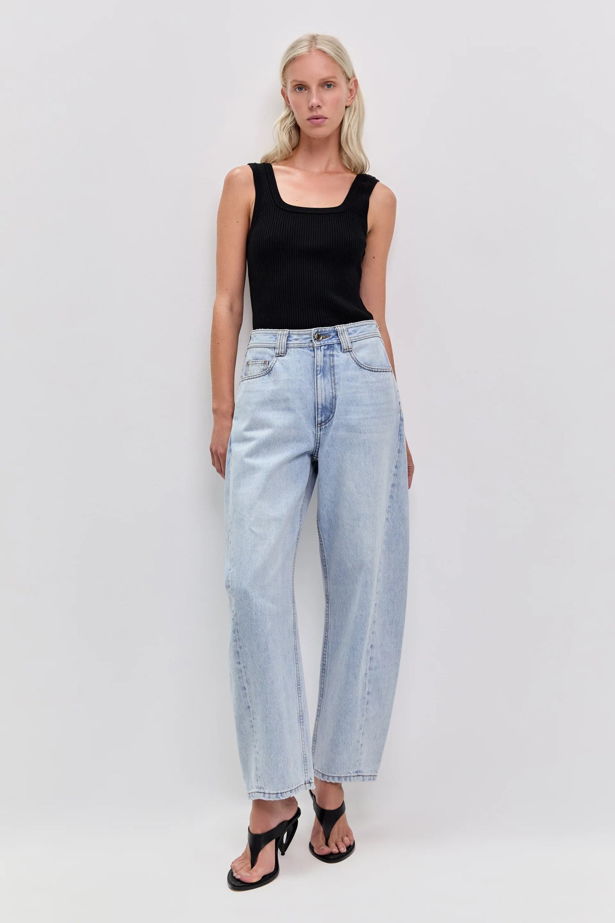 AJE STEVIE BARREL ANKLE JEANS