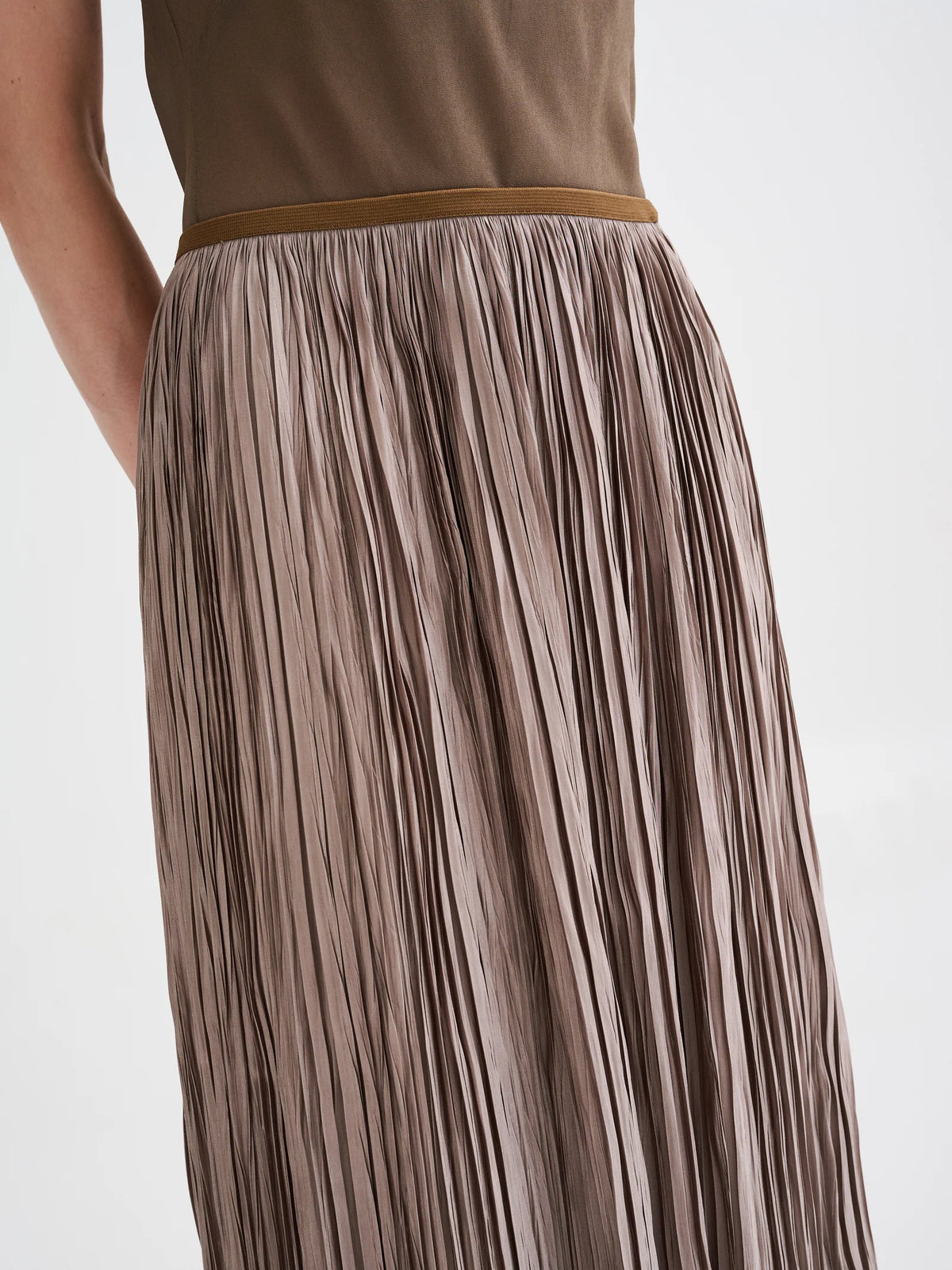 ROBERTO COLLINA PLEATED MIDI SKIRT