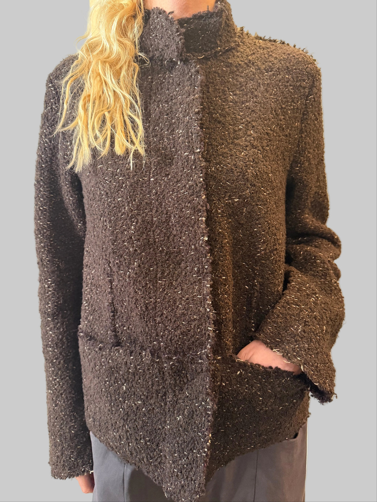 TRANSIT SALT-AND-PEPPER EFFECT BOUCLÉ WOOL KNIT JACKET WITH RAW EDGES