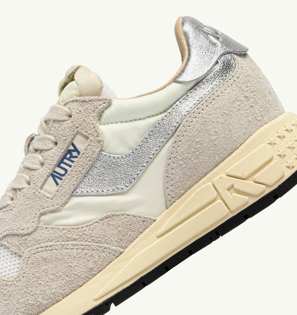 AUTRY REELWIND LOW WOM YD02 SUEDE/NYLON/LAMINATED LEATHER SAND/WHITE/SILVER