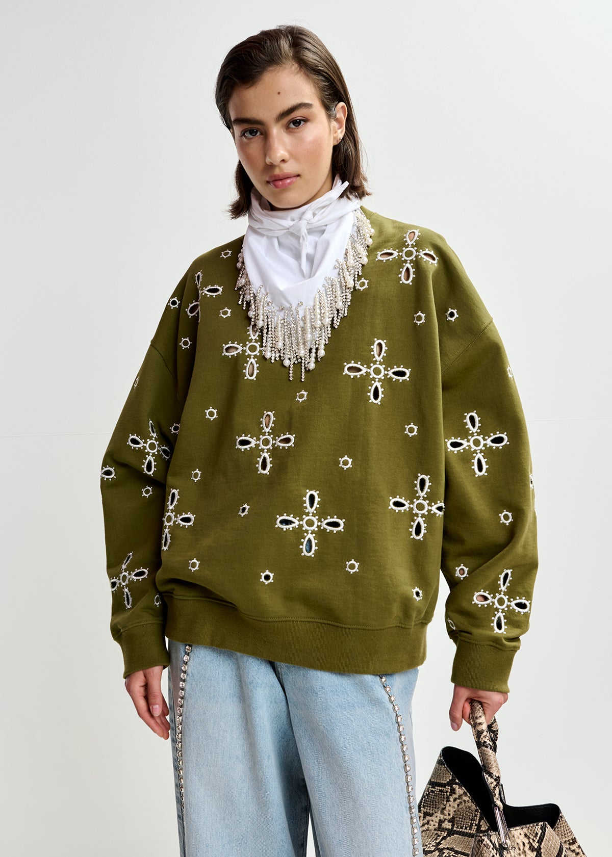 JIX EMBROIDERED SWEATSHIRT