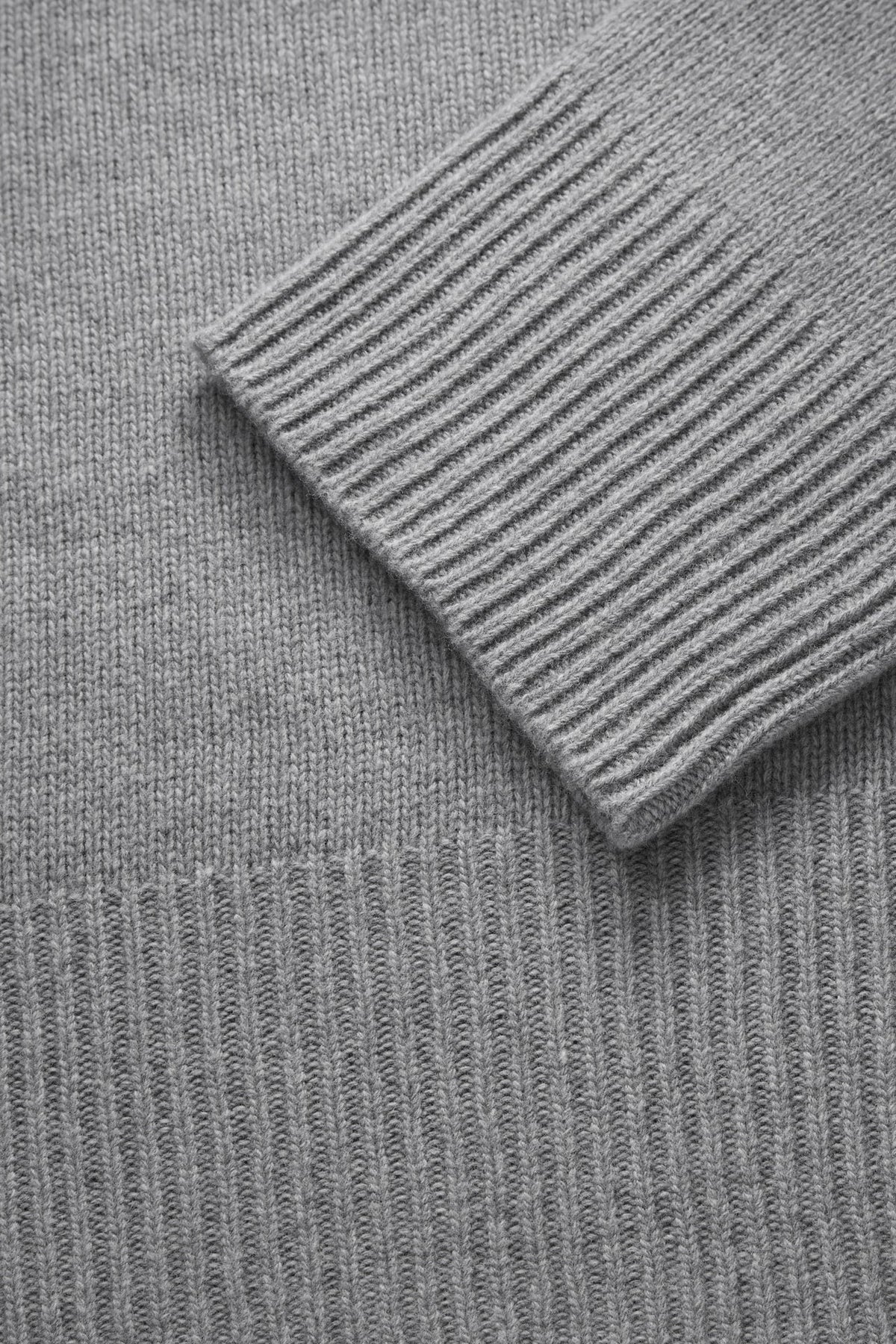Skall Studio Salene T neck