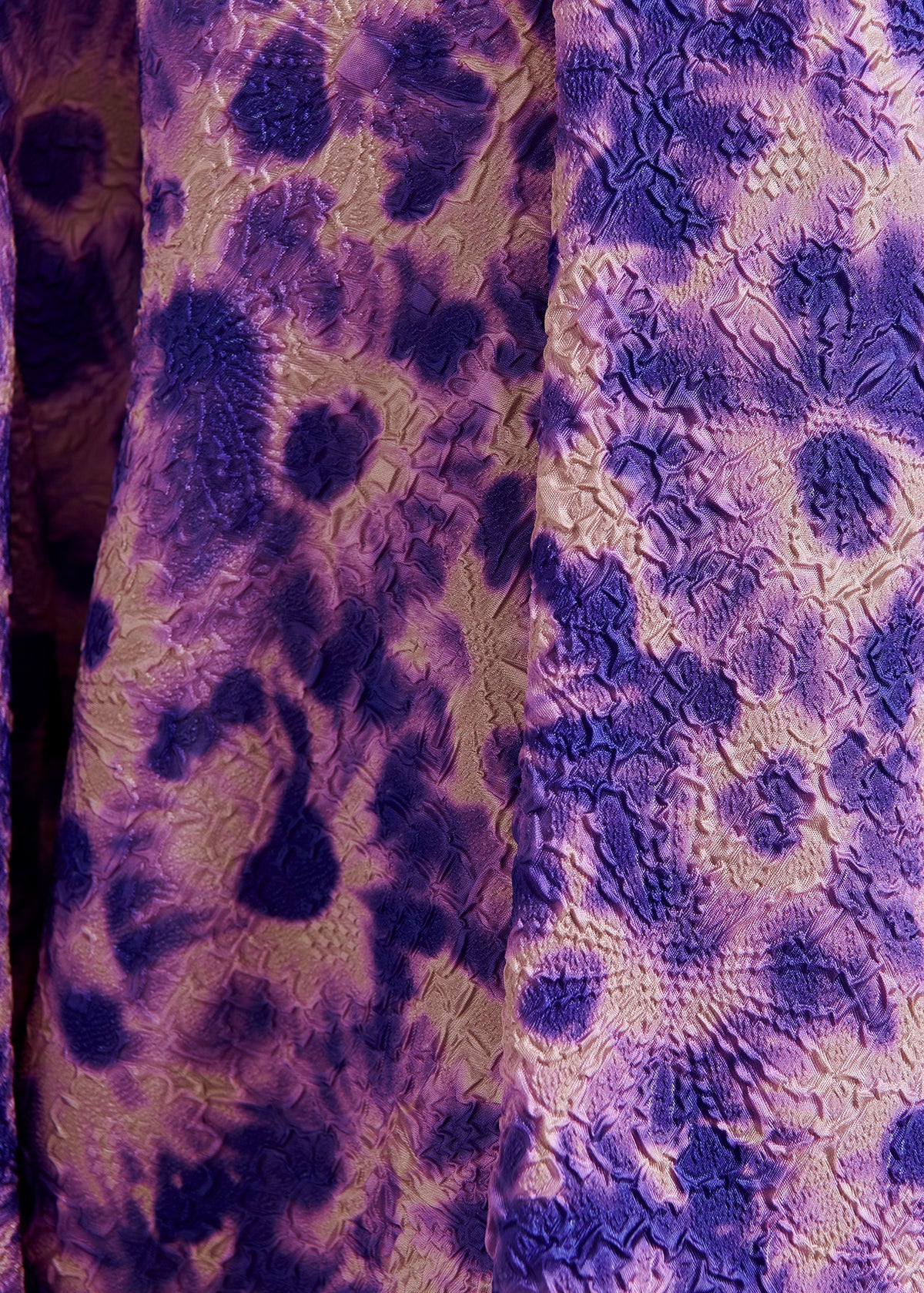 Illicium pussy bow tie shirt