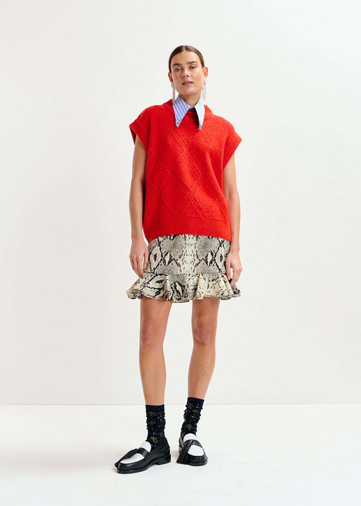 Import sleeveless pullover