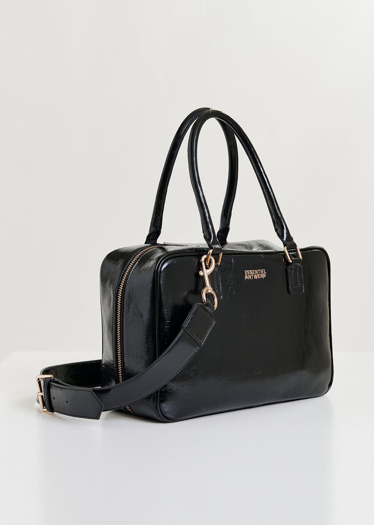 Iremy shiny zipped bag