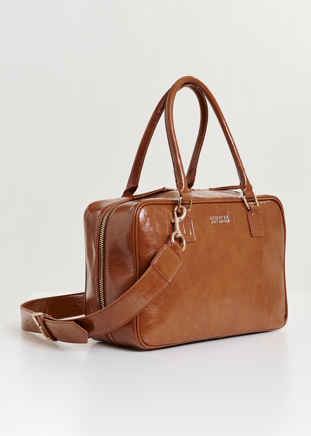 Iremy shiny zipped bag
