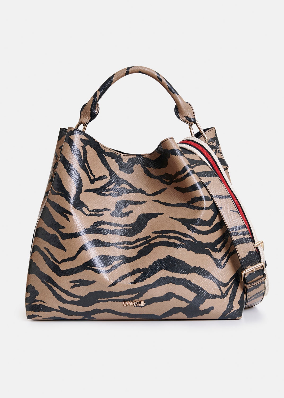 Joliath shopper with badges