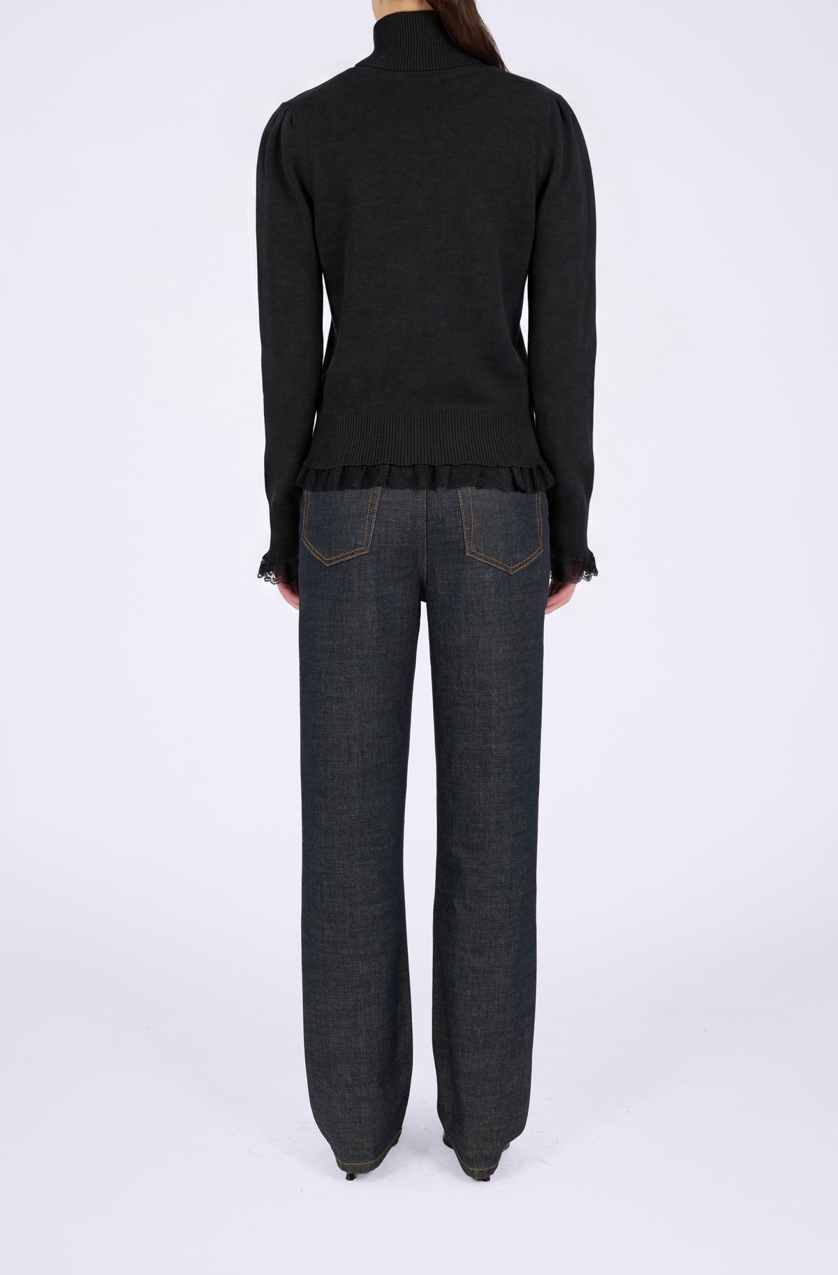 Merino Turtleneck w lace details