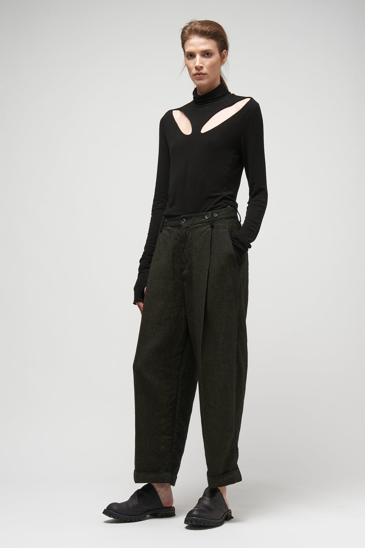 Masnada Buttoned Baggy Pants
