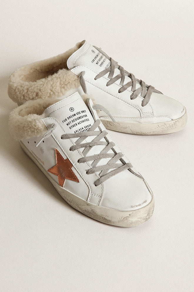 Golden Goose Super Star Sabot Tige en cuir laminé avec doublure en cisaillement et fleurs en relief